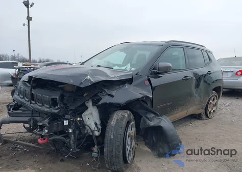 2022 Jeep Compass Trailhawk 4X4 z USA, uszkodzony, nr VIN 3C4NJDDB2NT114632